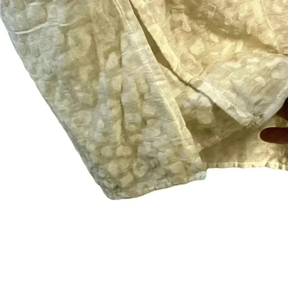 Gabby Isabella sleeveless tank collar button down shirt embroidered design - Picture 6 of 6